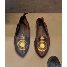 Cross-patterned, gold-leaf-decorated leather shoes